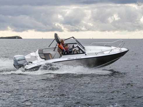 Silver Shark 580 BR stulen från Sommen hamn i Tranås kommun.